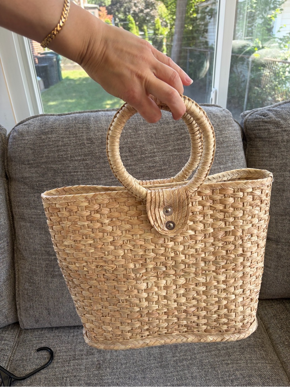 Woven Straw Circle-Handle Tote Bag in Natural. Hand made in Mexico